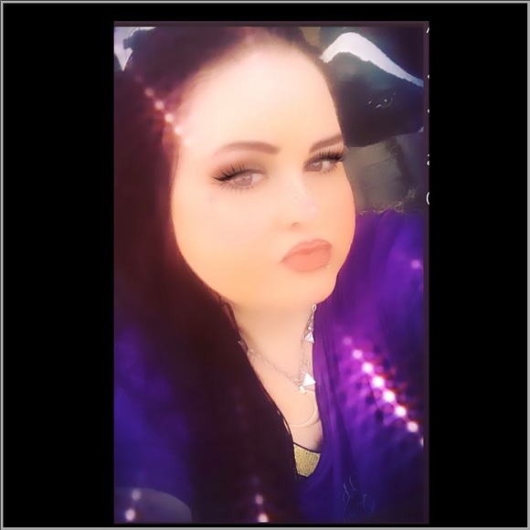 Meet your Posher, Jennifer - Picture 1 of 8